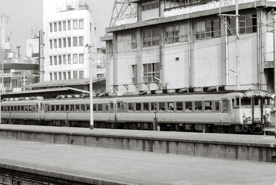 FH000084.jpg (56659 �o�C�g)