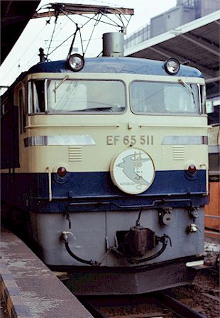 Fh687046.jpg (34826 �o�C�g)