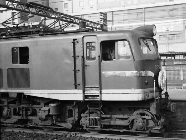 hayabusaEF58114-2.jpg (50457 �o�C�g)