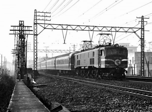 hayabusaEF58148.jpg (58103 �o�C�g)