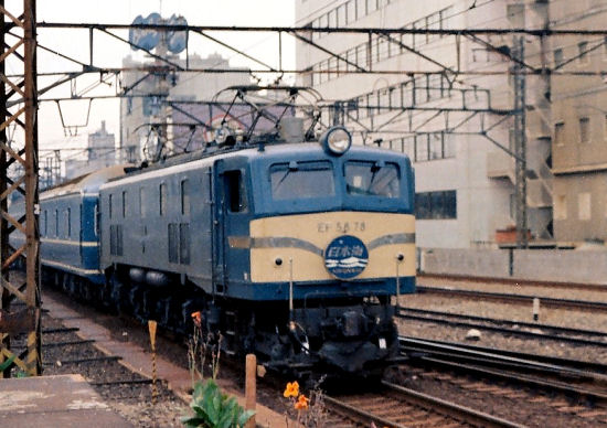 FH000043s.jpg (65126 �o�C�g)