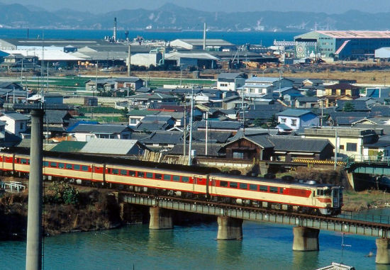 FH020006shiokaze.jpg (82969 �o�C�g)