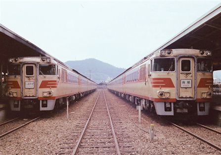 Fh687035.jpg (30533 �o�C�g)