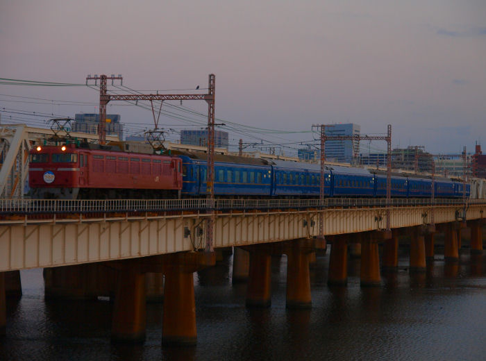 PB296677.jpg (74048 �o�C�g)