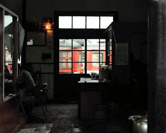 下津井駅、駅舎内